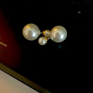 Pearl earrings wear large or small